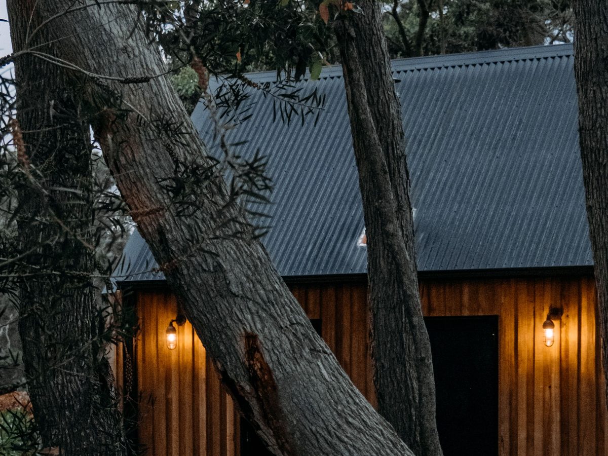 Evening ambiance, cabin exterior at dusk — Concept Project / Stock Imagery